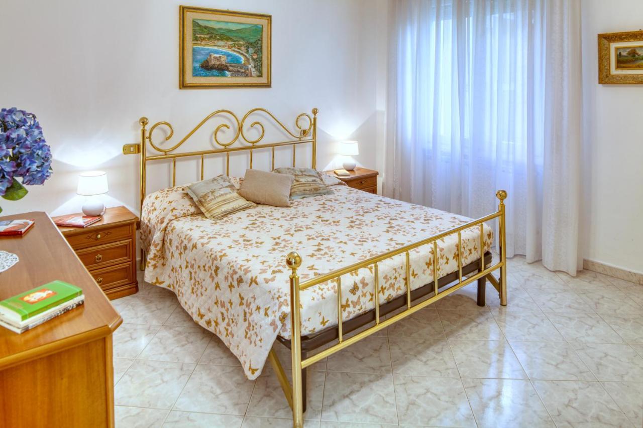 Elena House Apartment Леванто Екстериор снимка